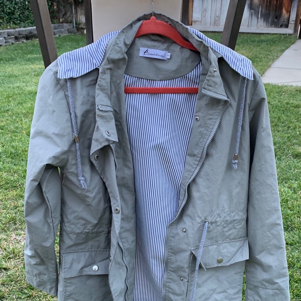 Ladies waterproof windbreaker trench coat w/hood
